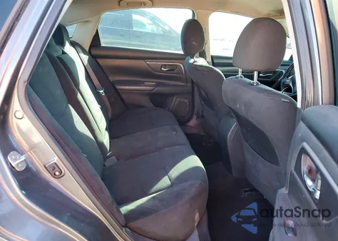 2015 Nissan Altima 2.5 z USA, uszkodzony, nr VIN 1N4AL3AP8FN918332